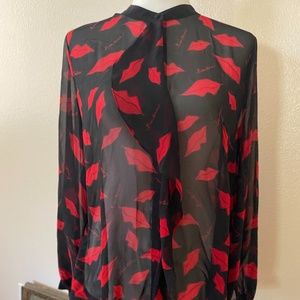 Bisou Bisou Red Lips Blouse , Size M